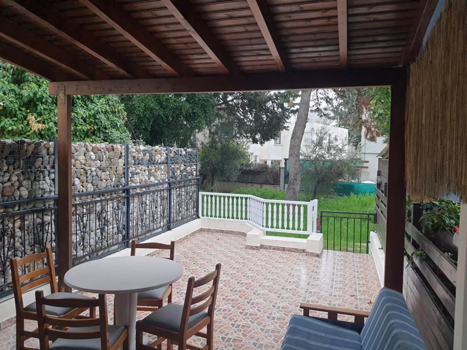 Lovely 2 Bedrooms In The Tourist Area In Paphos . Kültér fotó
