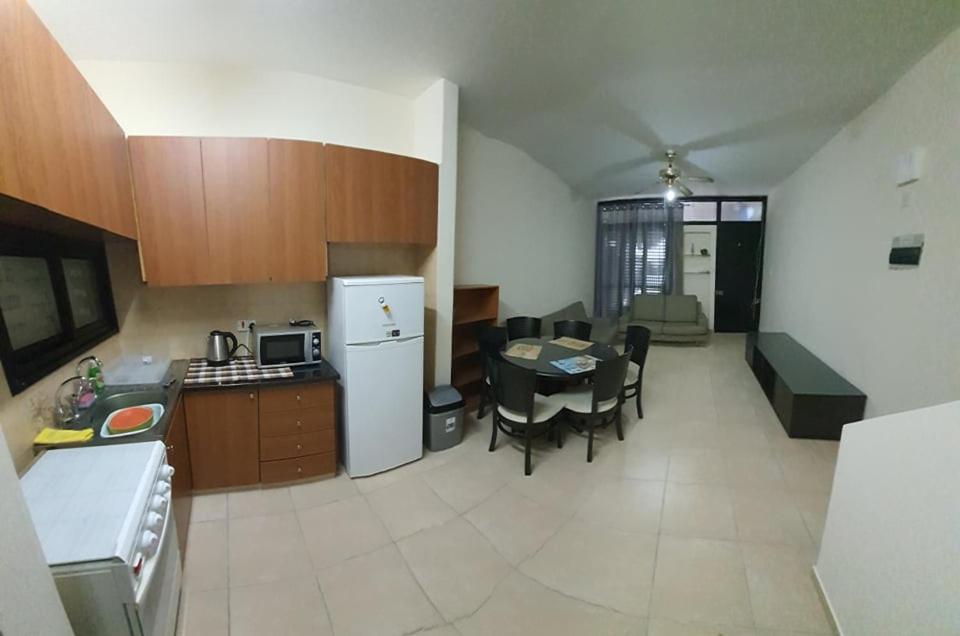 Lovely 2 Bedrooms In The Tourist Area In Paphos . Kültér fotó