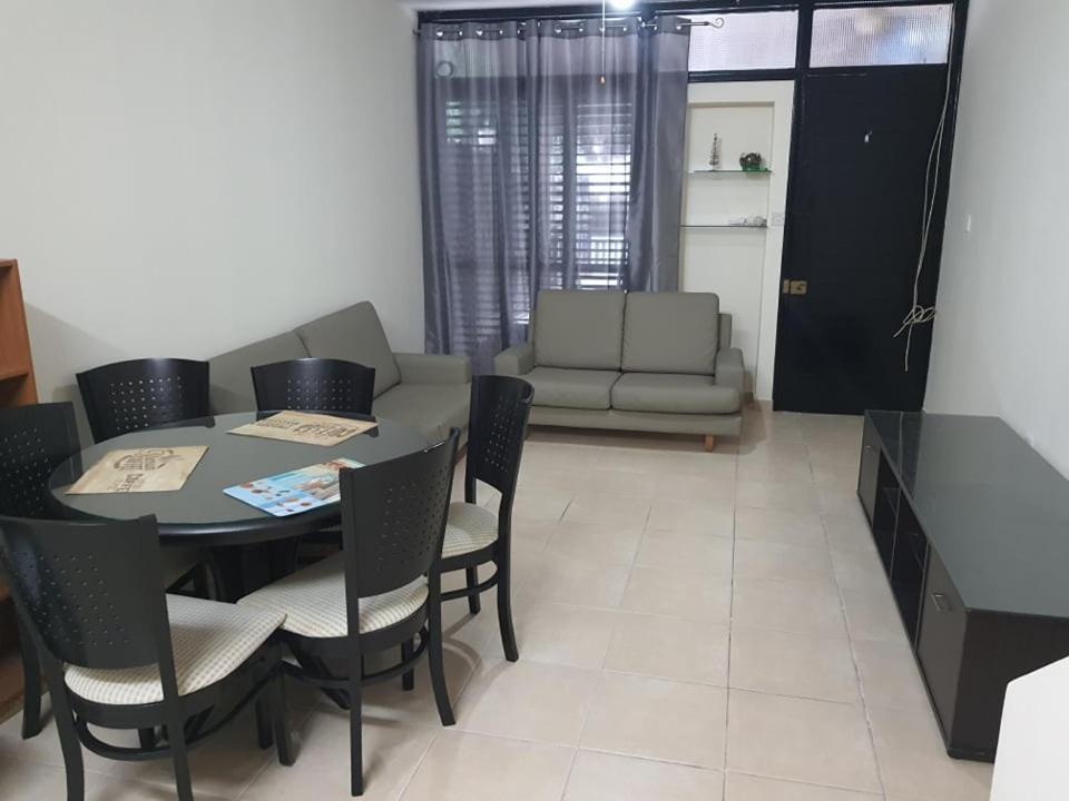 Lovely 2 Bedrooms In The Tourist Area In Paphos . Kültér fotó